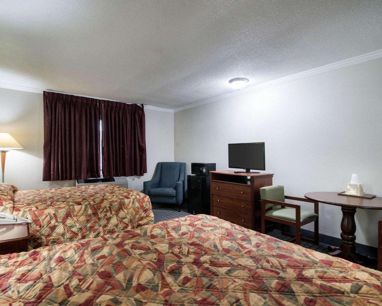 Rodeway Inn East Syracuse Exterior foto